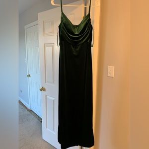 Revelry Women’s Skye style Emerald Dress-613, Velvet, Size 6
